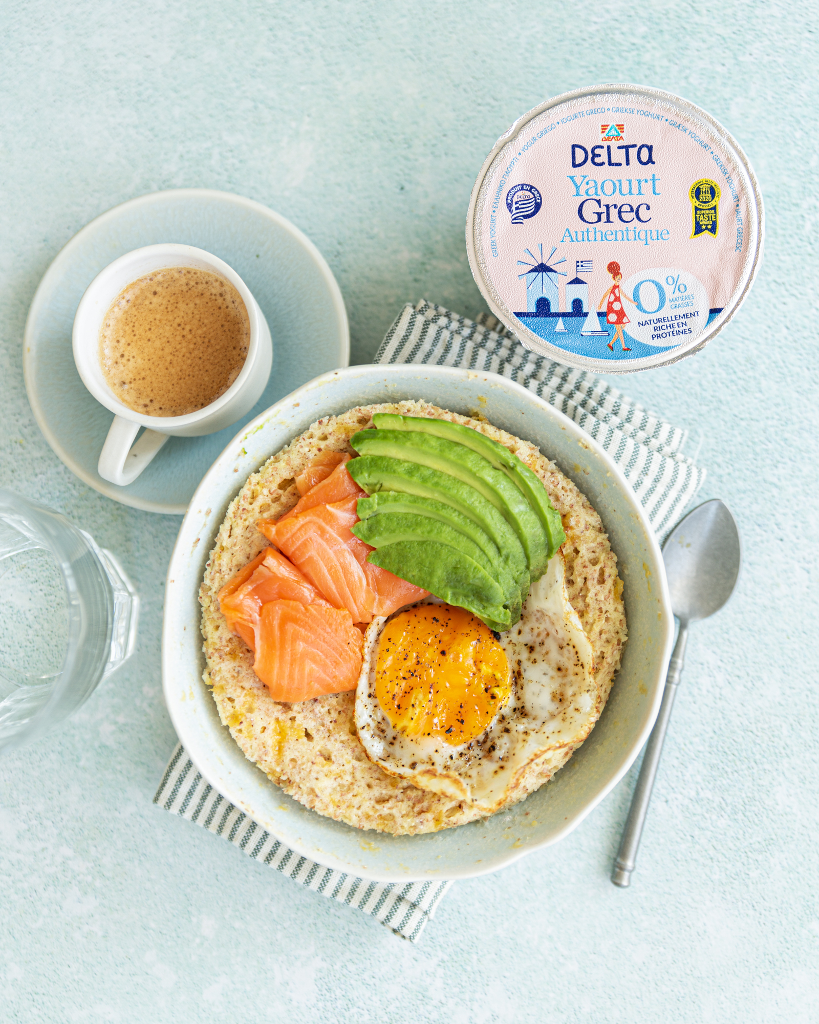Delta Yaourt Grec Bowl saumon avocat